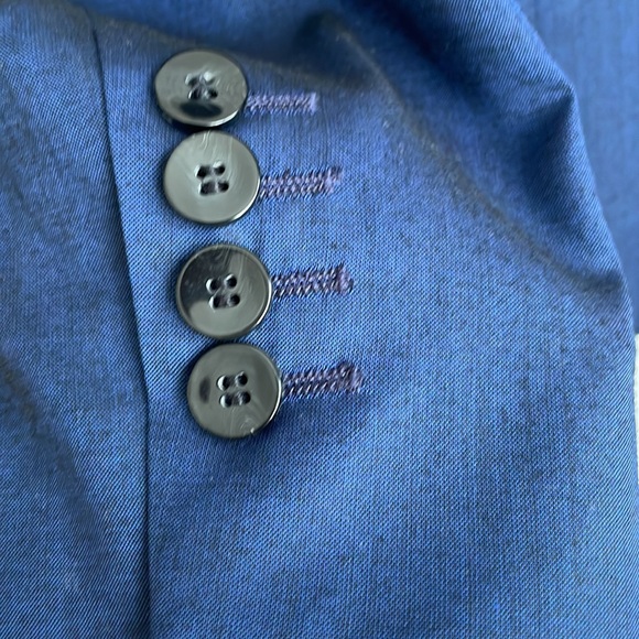 Hugo boss wool/viscose blend suits, size 10 - Picture 4 of 10